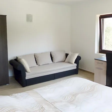 Guest House Magyarlukafa بيت للعطل *