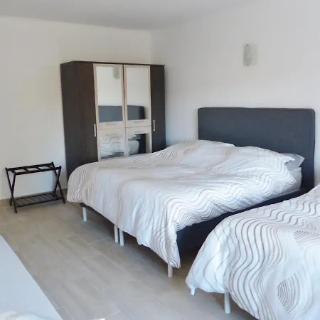 Guest House Magyarlukafa بيت للعطل *