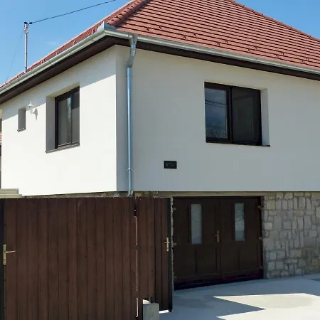 Holiday home Guest House Magyarlukafa