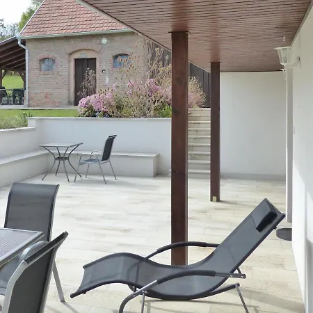 Vakantiehuis Guest House Magyarlukafa